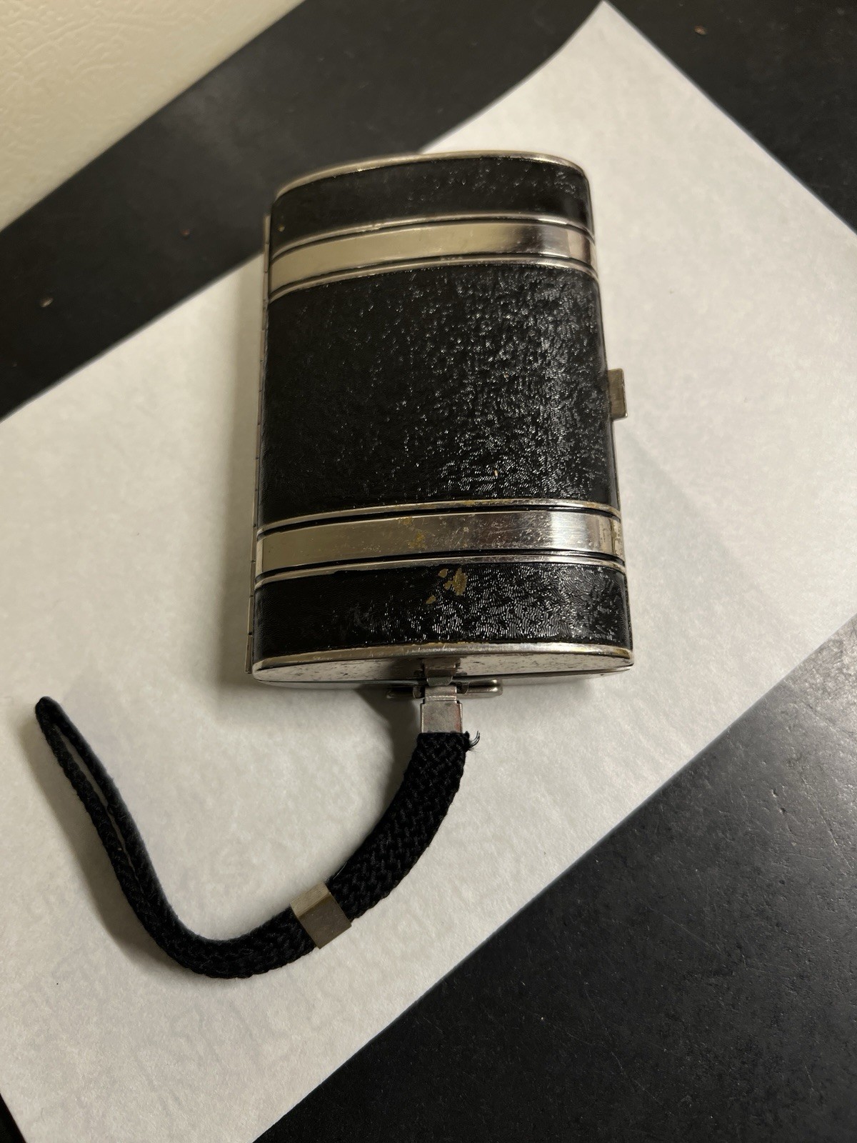 Antique 1920s Wrist Art Deco  Black  Leather Vashe Powder & Rouge Compact