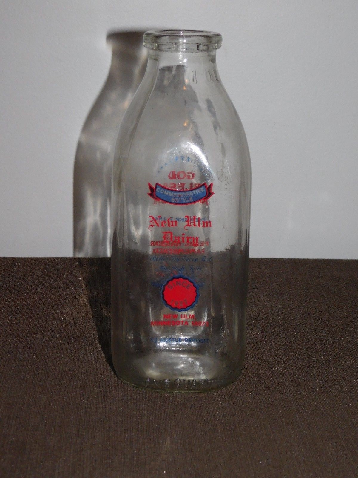 VINTAGE NEW ULM DAIRY MINNESOTA PEARL HARBOR GOD BLESS AMERICA 1 QT MILK BOTTLE