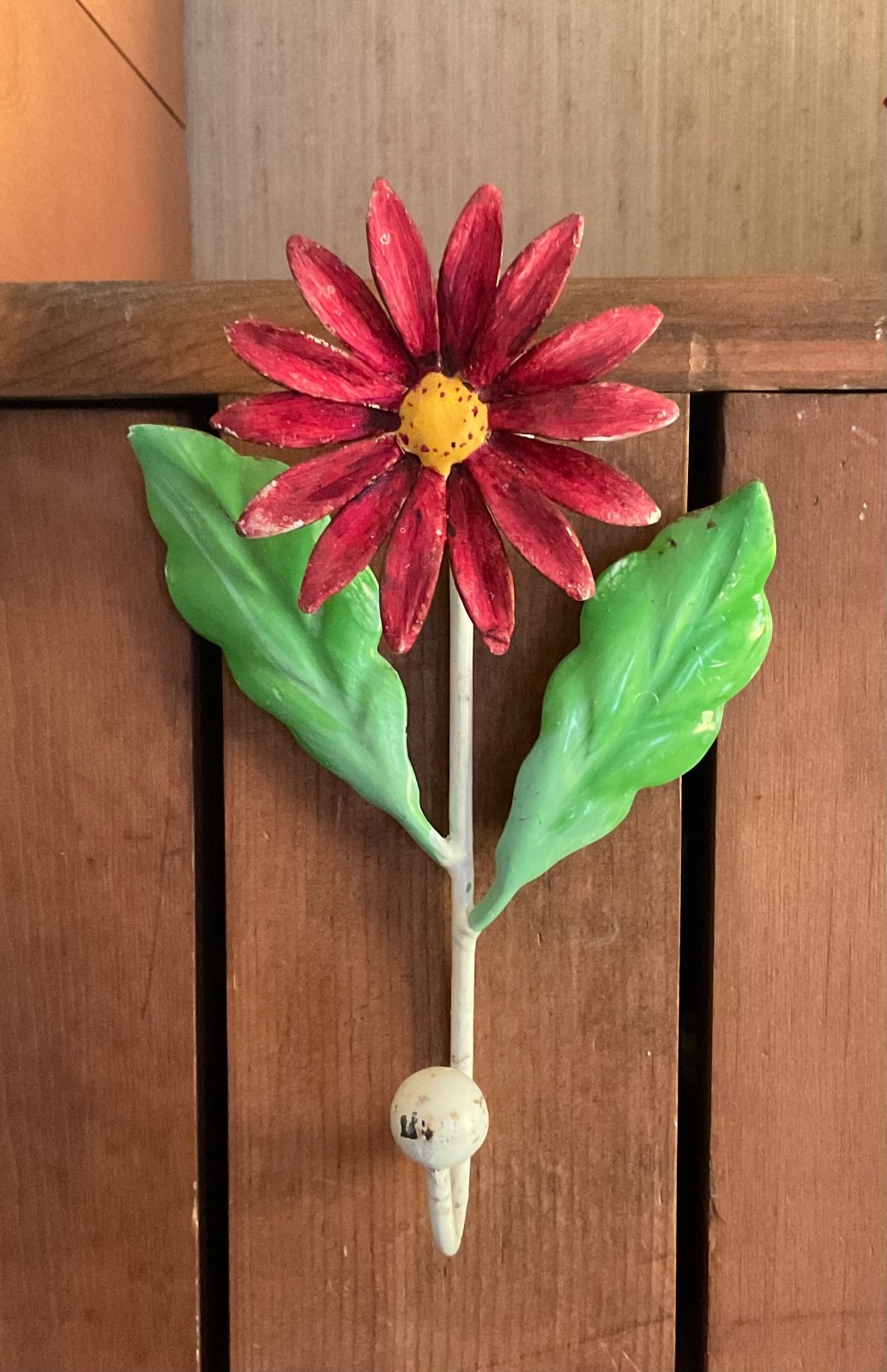 Vintage metal tole daisy flower Wall Hook shabby cottage core Vintage metal tole daisy flower Wall Hook shabby cottage core