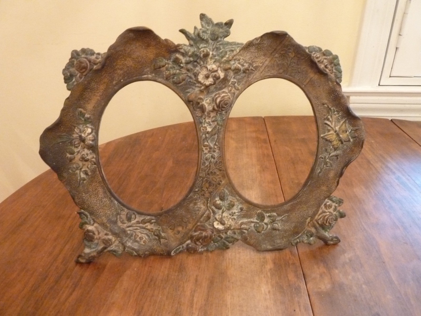 Bradley & Hubbard Style Brass Victorian Standing Double Picture Frame # 9120 