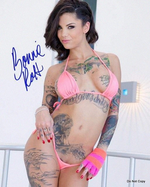 Bonnie Rotten autographed Model RP 8x10 Photo RP0175 Bonnie Rotten autographed Model RP 8x10 Photo RP0175