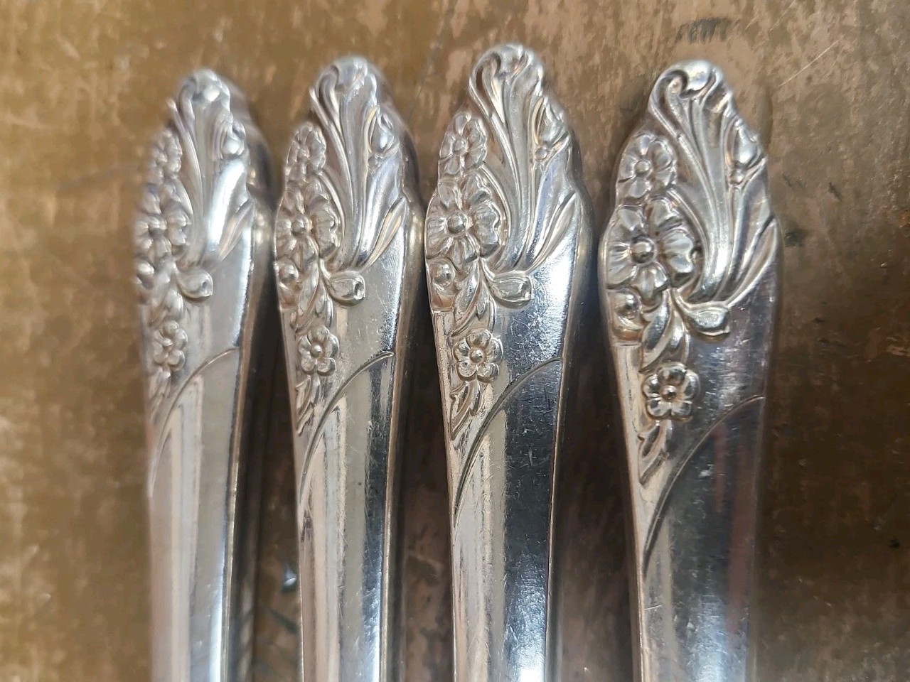 4 Oneida Community EVENING STAR Silver Plate Flatware Dinner Knives 1950s MCM 