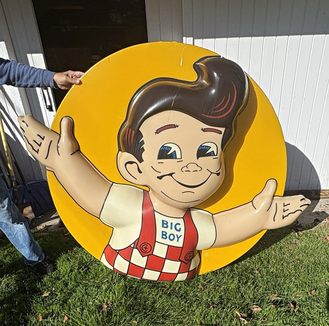 Big Boy Restaurant & Fast Food Advertising Sign, Yellow Round, Red/White Outfit Big Boy Restaurant & Fast Food Advertising Sign, Yellow Round, Red/White Outfit