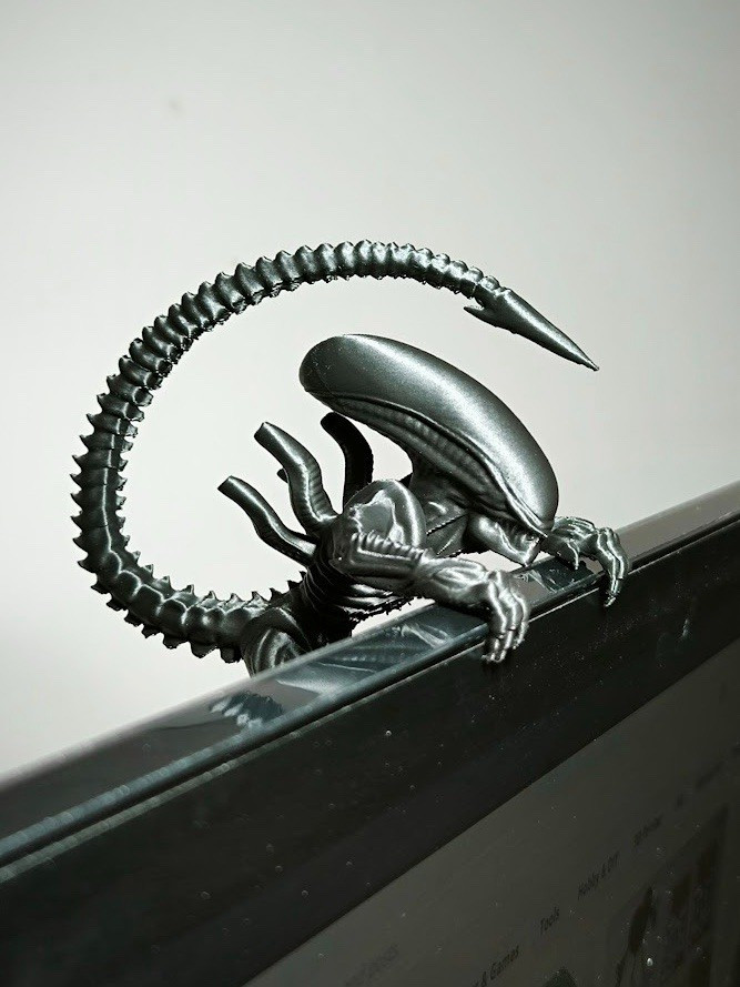 Aliens Xenomorph Miniature Figure Monitor Topper Black Sci-Fi Horror