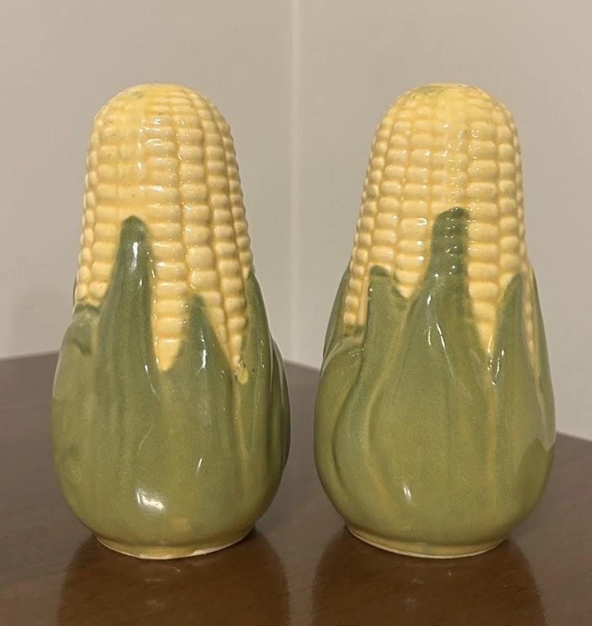 VTG c1946 Shawnee Pottery Corn King Oversized 5.25” Salt & Pepper Range Shakers VTG c1946 Shawnee Pottery Corn King Oversized 5.25” Salt & Pepper Range Shakers