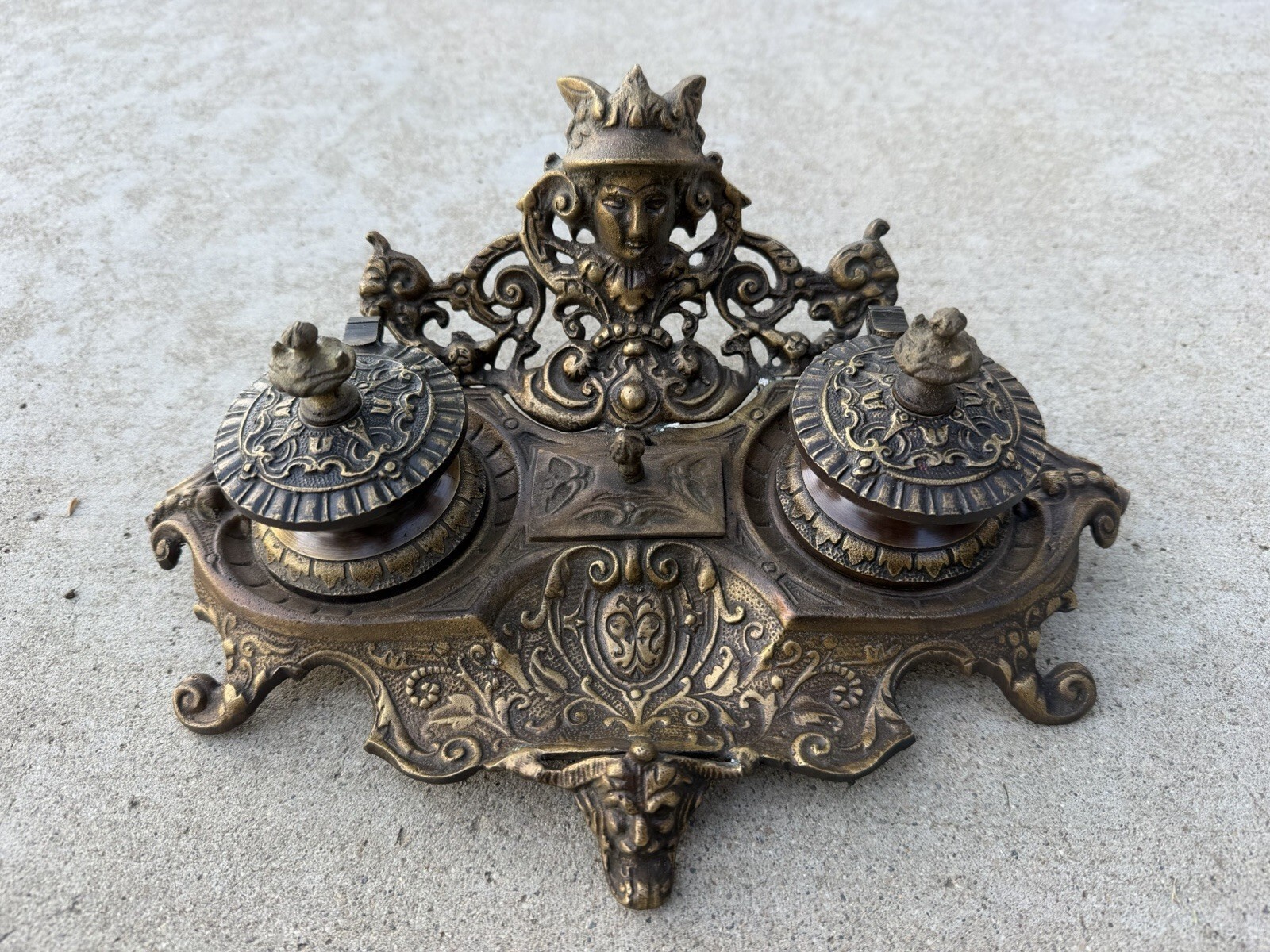 Vintage Ornate Brass Double Inkwell Stand India Writing Desk Pen Accessory Vintage Ornate Brass Double Inkwell Stand India Writing Desk Pen Accessory