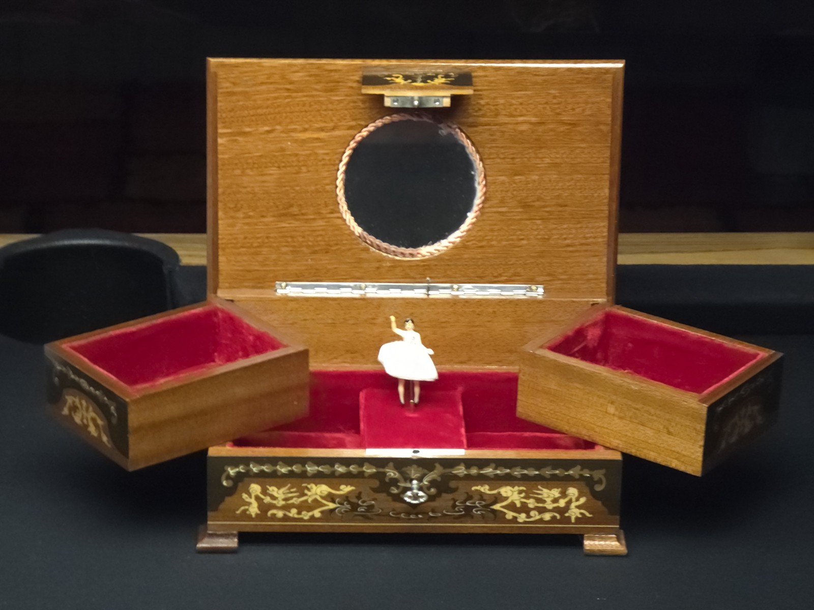 Vintage Reuge Italian Sorrento Music Box (1950s)***See Video