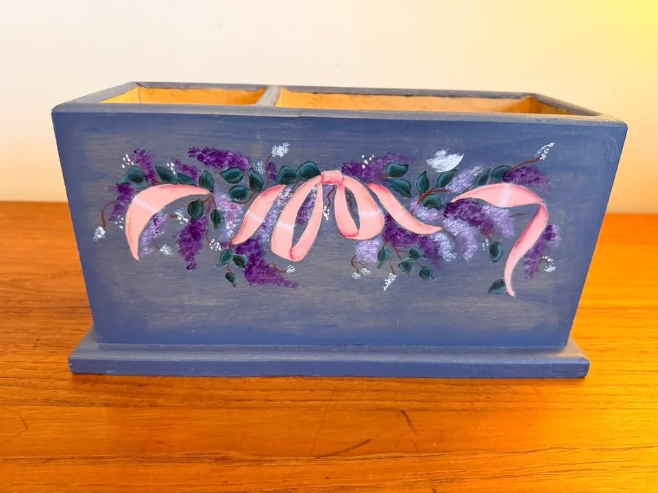Vintage Hand-Painted Wooden Tabletop Organizer - Divided Desk Caddy Lilacs Vintage Hand-Painted Wooden Tabletop Organizer - Divided Desk Caddy Lilacs