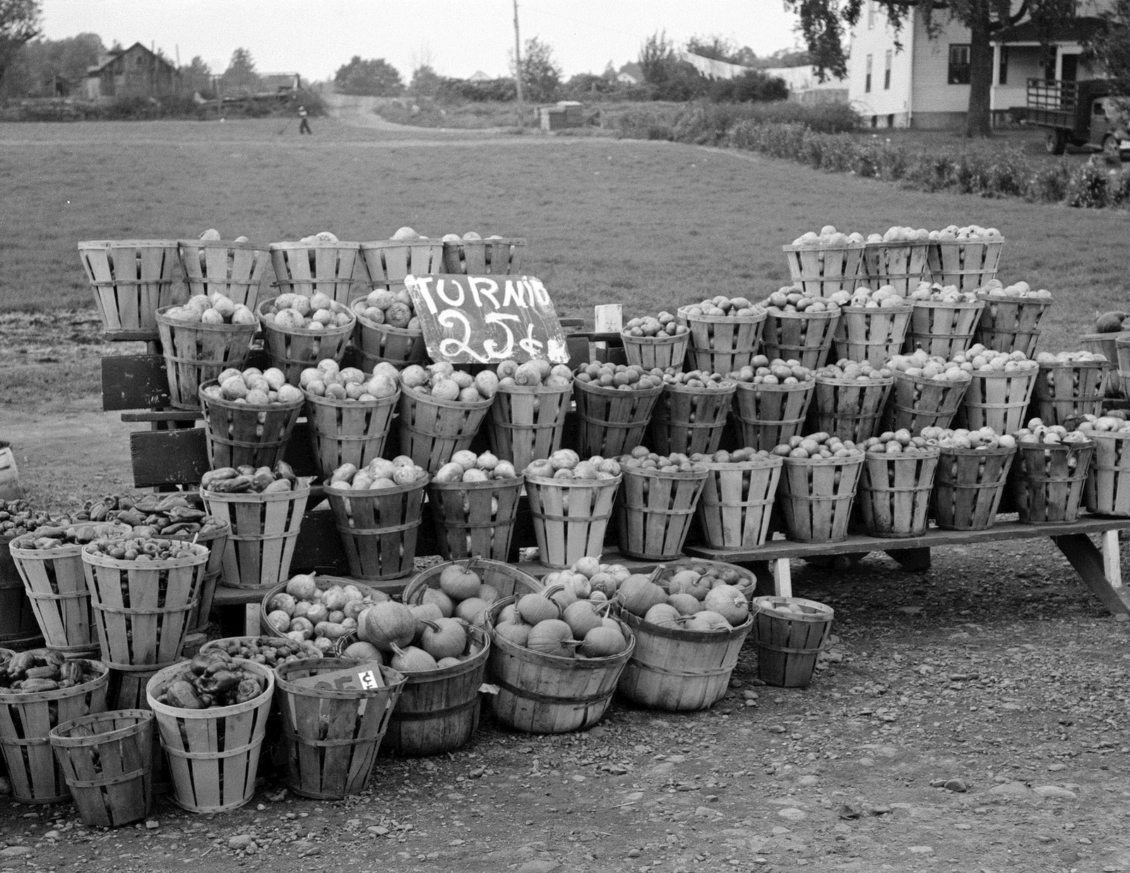 1939 Roadside Vegetable Stand, Berlin, Connecticut Old Photo 8.5\ 1939 Roadside Vegetable Stand, Berlin, Connecticut Old Photo 8.5\