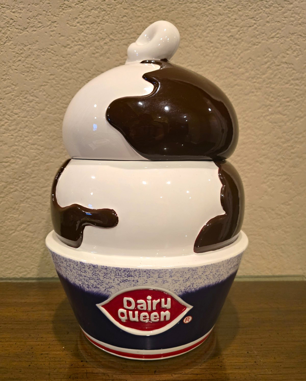 Dairy Queen RARE Vintage Ceramic Sundae Cookie Jar White Brown Blue Red