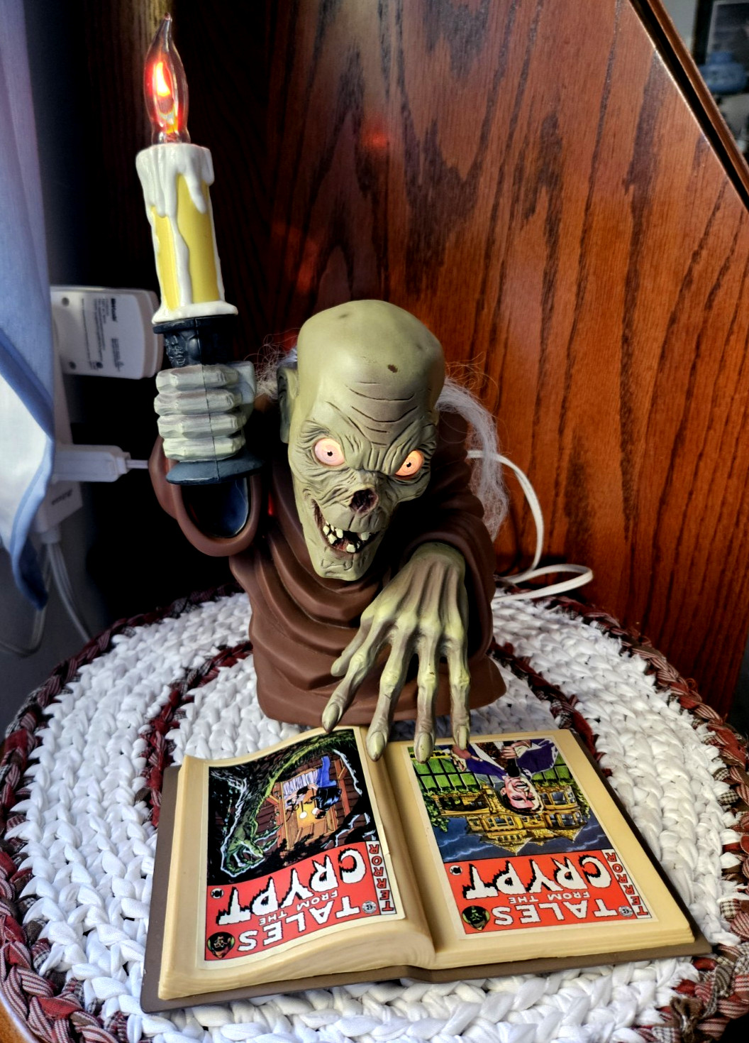 Vintage Tales From The Crypt Keeper Candelabra With Book 1996 Trendmasters-Works Vintage Tales From The Crypt Keeper Candelabra With Book 1996 Trendmasters-Works