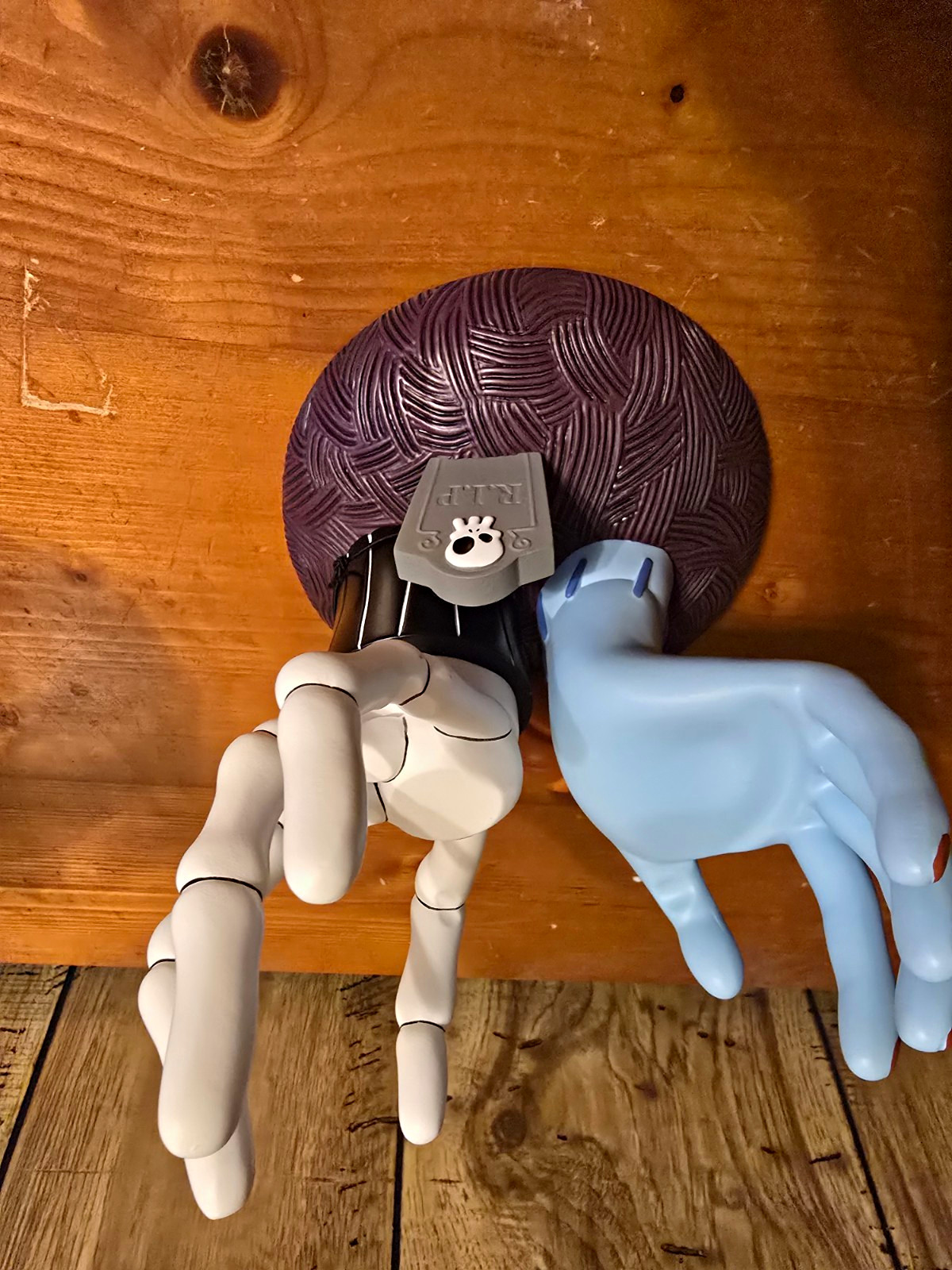 Disney Nightmare Before Christmas Tim Burton Hand Figurine 7\