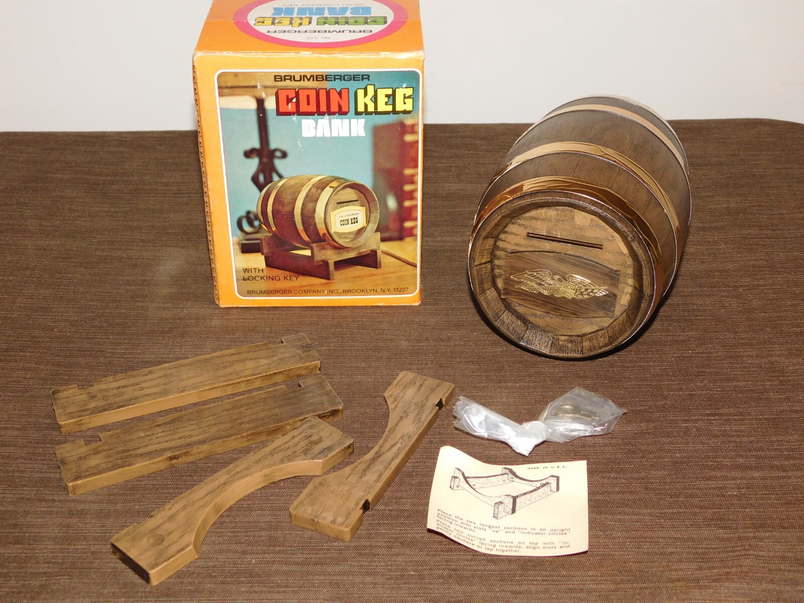 VINTAGE MADE in USA BRUMBERGER COIN KEG BANK with KEY NEW in BOX VINTAGE MADE in USA BRUMBERGER COIN KEG BANK with KEY NEW in BOX