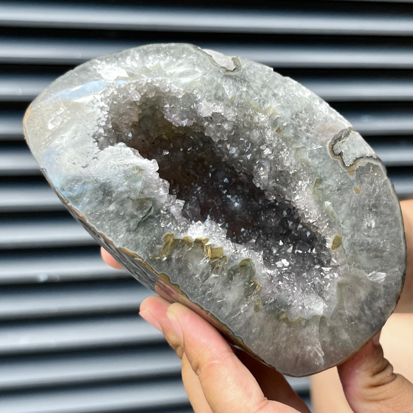 2.5 lb  Natural crystal geode quartz cluster crystal specimen Healing