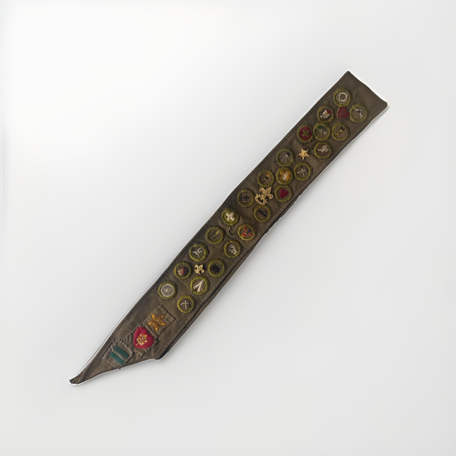 Vintage BSA 1930’s Eagle Scout Merit Badge Sash - 27 Badges + 5 Medals Vintage BSA 1930’s Eagle Scout Merit Badge Sash - 27 Badges + 5 Medals