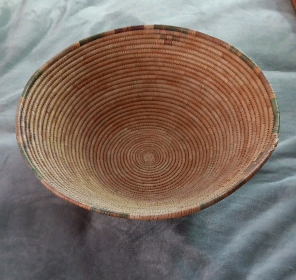 Vintage Hand Wooven Round Coiled Basket Bowl - 17\