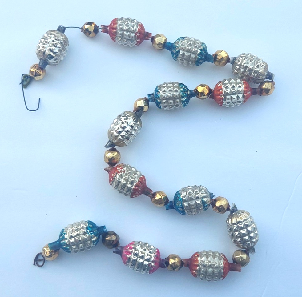 Japan Glass Bead Geometric Barrel Shape Christmas Garland 1950\'s ~ 26\