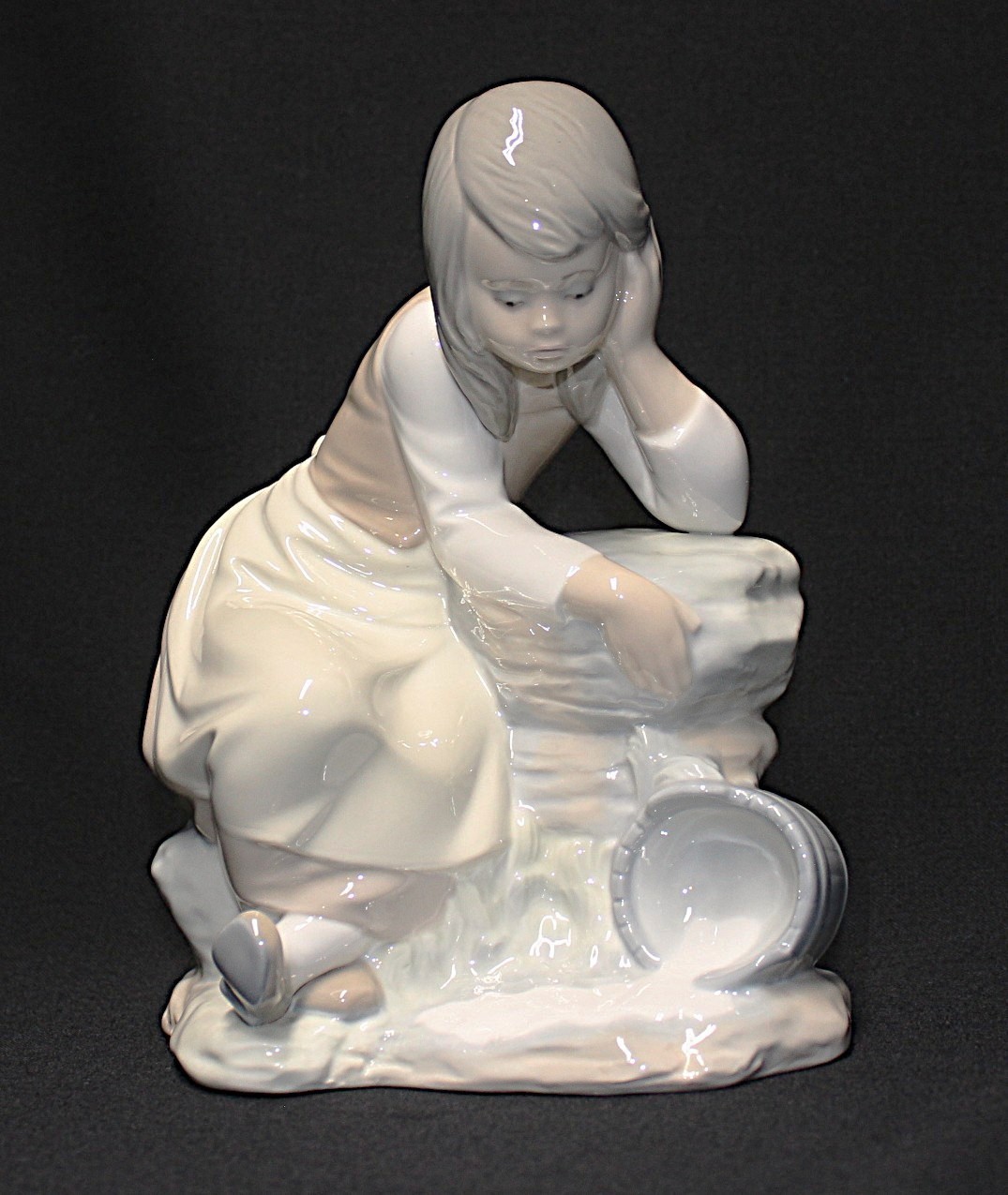Lladro Nao, \