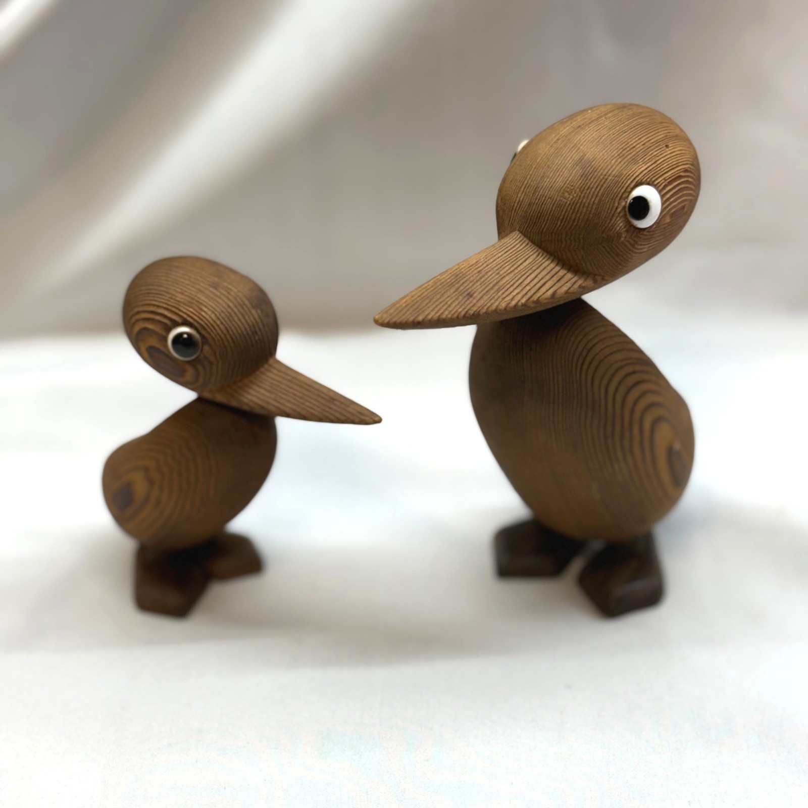 Vintage Wooden Duck Figurine Set OS Brown Excellent MCM Swivel Head Decor