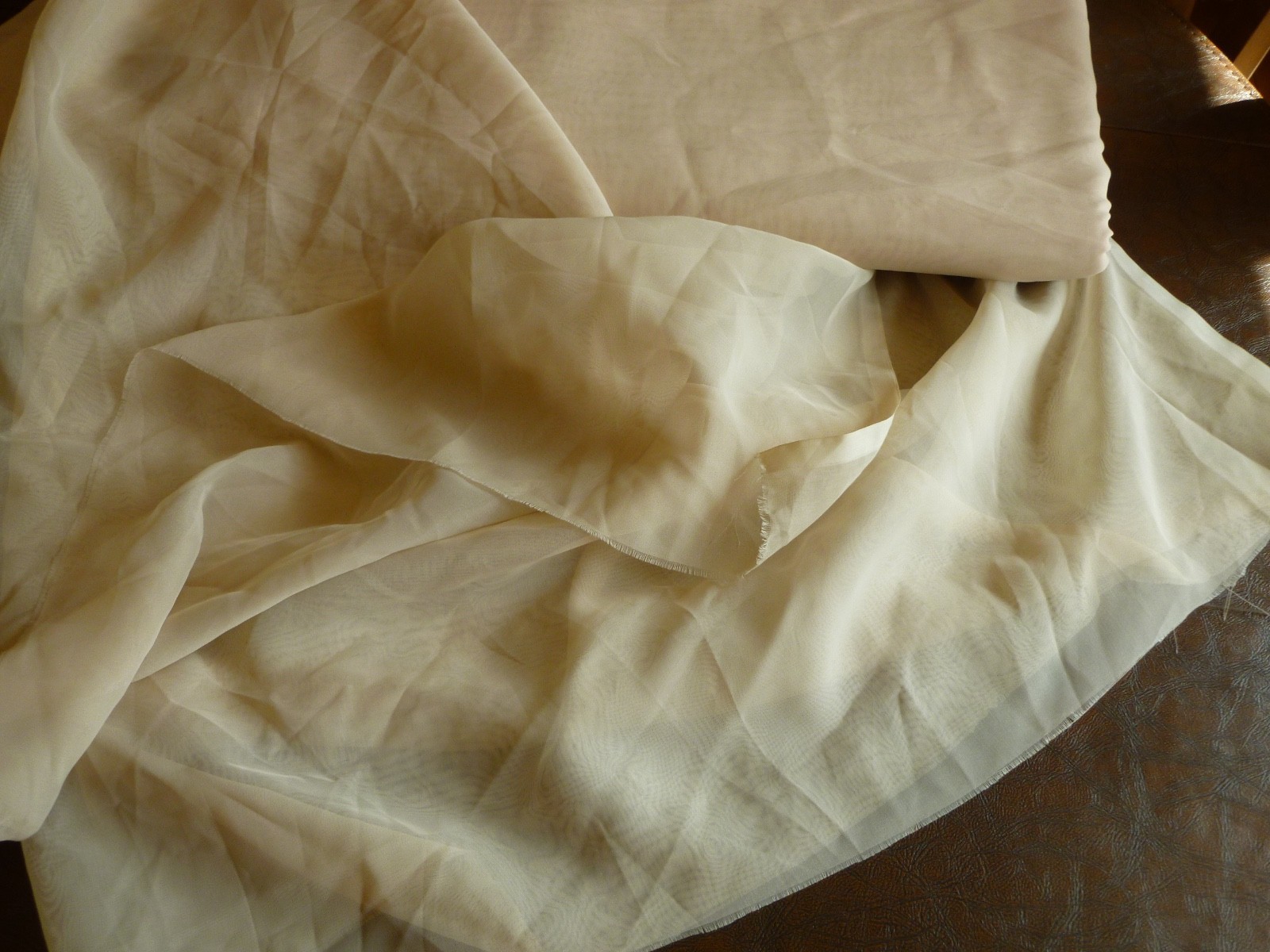 16 YARDS Vintage Genuine TERGAL 100% Sheer Polyester France 118 16 YARDS Vintage Genuine TERGAL 100% Sheer Polyester France 118