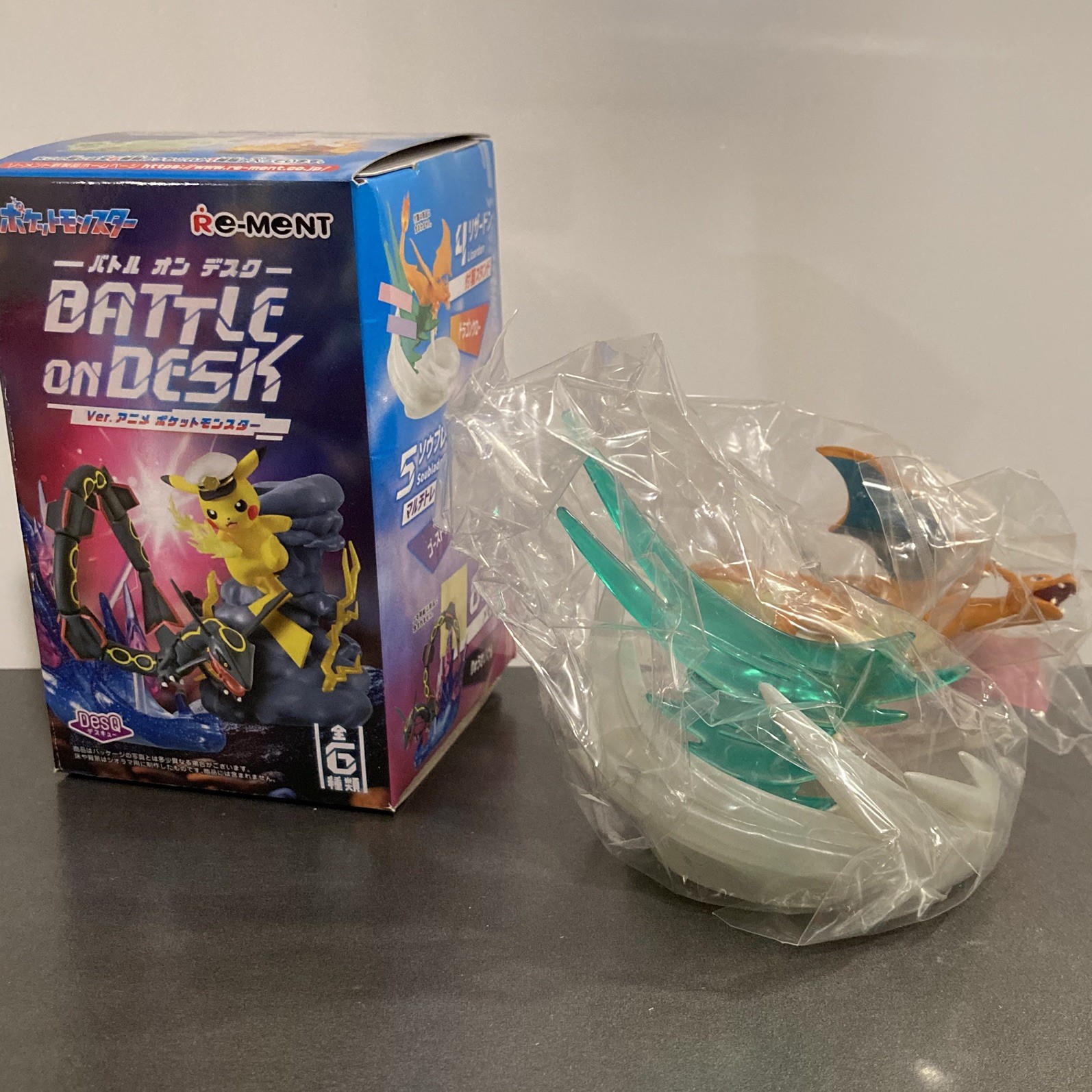 Re-Ment Charizard Pokémon Battle On Desk Official Blind Box Action Pose Figure