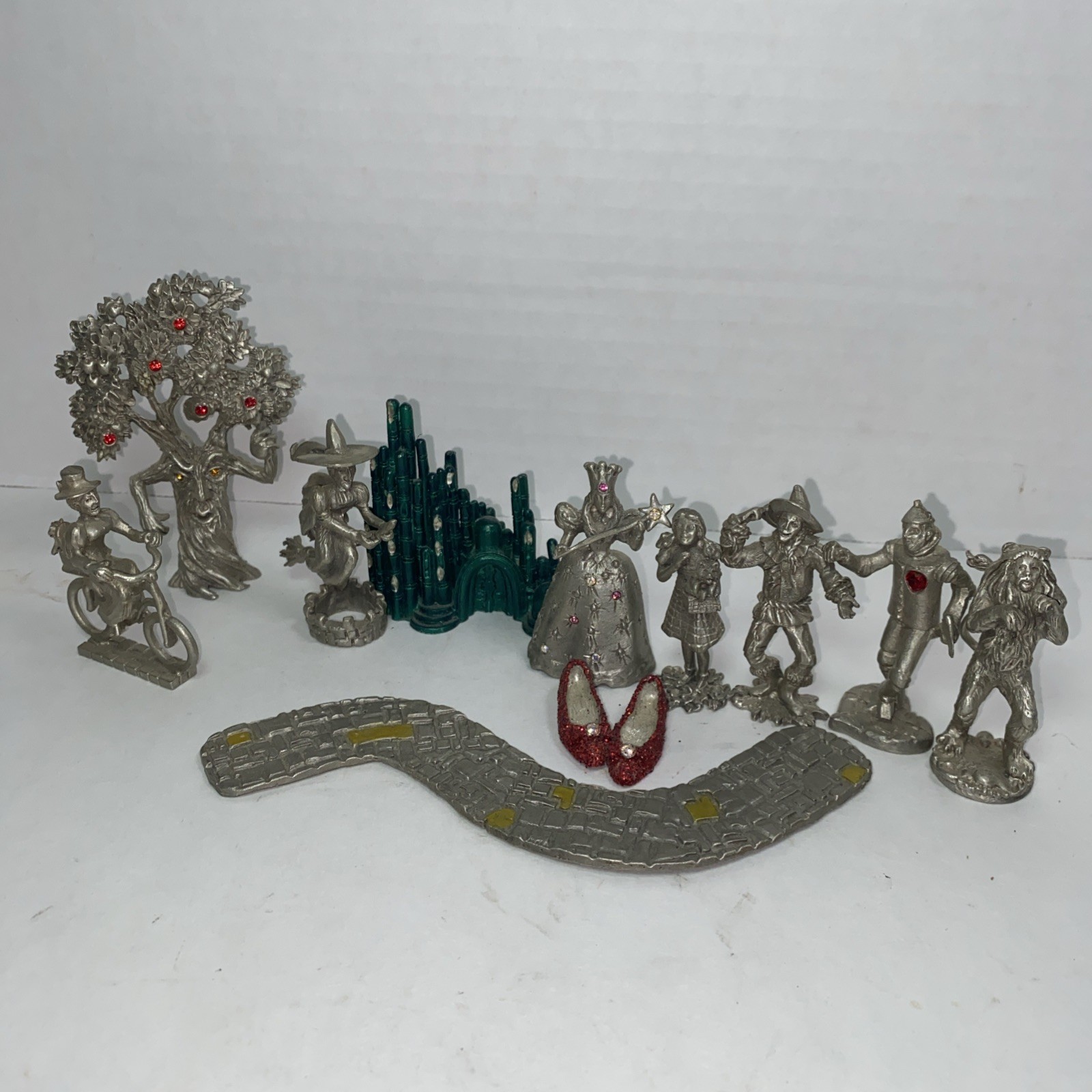 Vintage 1997 RARE Wizard of Oz Pewter Comstock Collection 11 PCs (E9) Vintage 1997 RARE Wizard of Oz Pewter Comstock Collection 11 PCs (E9)