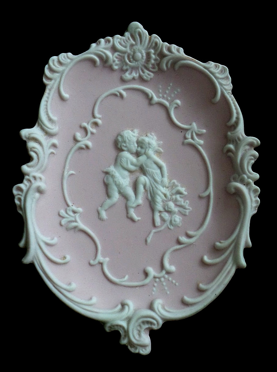 Vtg Arnart Jasperware Cherubs Wall Plaque 3D Pink Bisque Neoclassical Vtg Arnart Jasperware Cherubs Wall Plaque 3D Pink Bisque Neoclassical