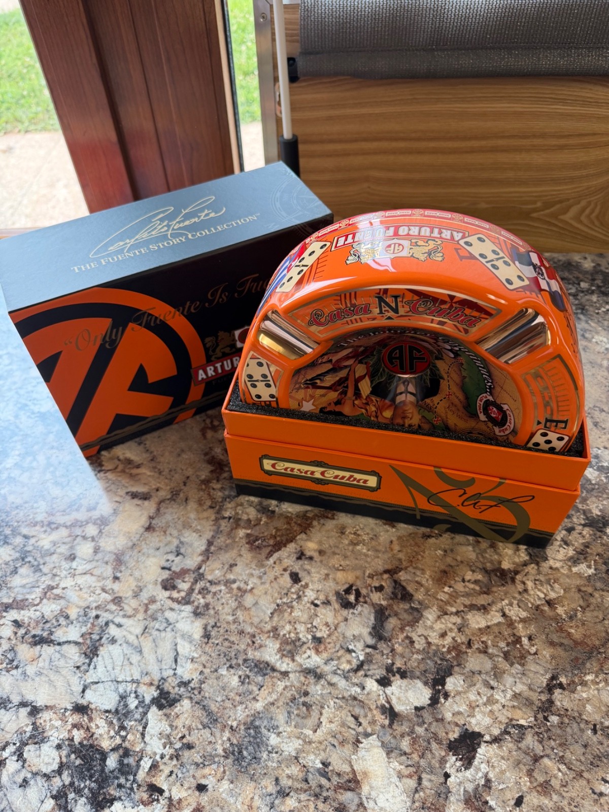 Arturo Fuente Casa Cuba Ceramic Cigar Ashtray - Orange NIB RARE Arturo Fuente Casa Cuba Ceramic Cigar Ashtray - Orange NIB RARE
