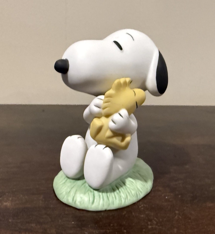 Westland Gifts Peanuts Snoopy Hugging Woodstock 3\