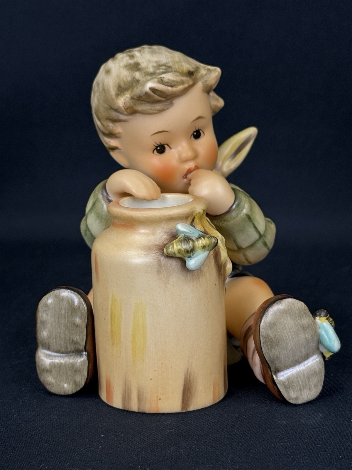 Goebel Hummel Honey Lover 312/I No Crazing Mint 