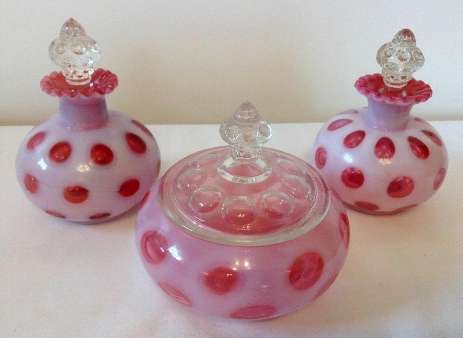 VINTAGE FENTON ART GLASS CRANBERRY OPALESCENT COIN DOT POWDER VANITY PERFUME SET