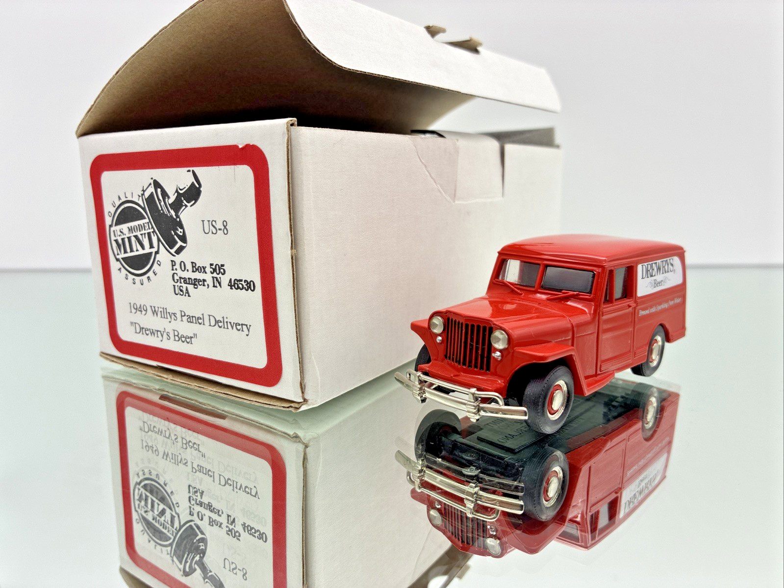 U.S. MODEL MINT 1949 WILLYS OVERLAND DELIVERY DREWRY\'S BEER\ U.S. MODEL MINT 1949 WILLYS OVERLAND DELIVERY DREWRY\'S BEER\