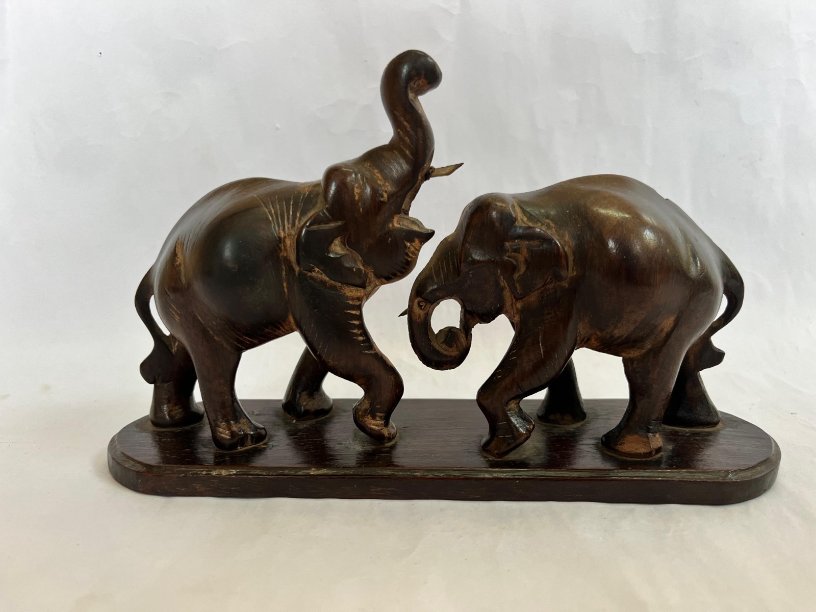 RARE VINTAGE WOODEN FIGHTING ELEPHANT STAND COLLECTABLE 