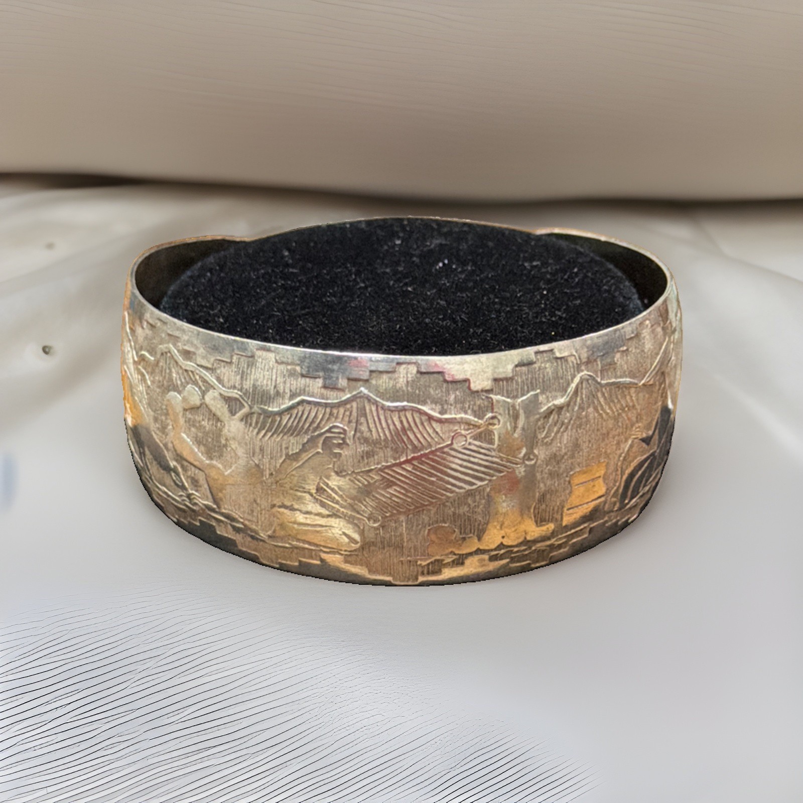 Vintage Mexican 925 Sterling Silver Native Figural Engraved Cuff Bracelet – 19g