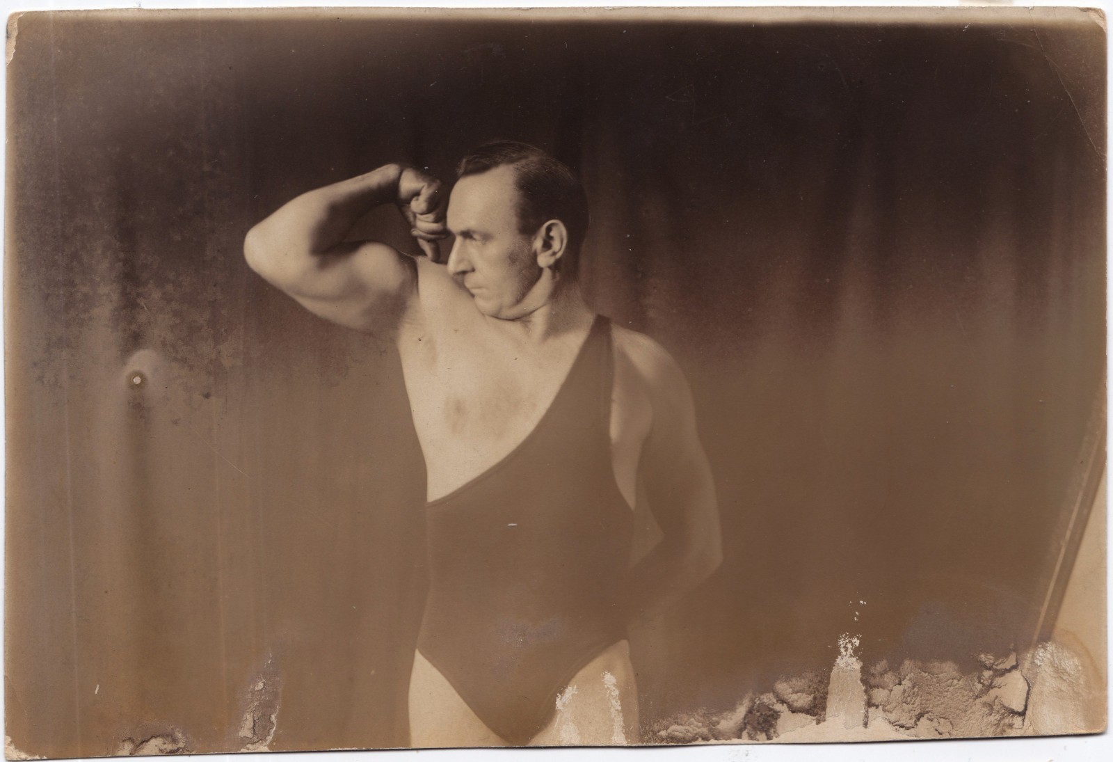 Vintage photo - Ray Snell, circus performer and strongman - Gay interest