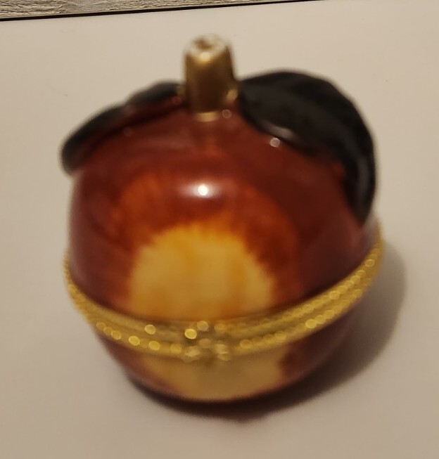 Vintage Ceramic/Porcelain Apple Trinket Box Gold Trim