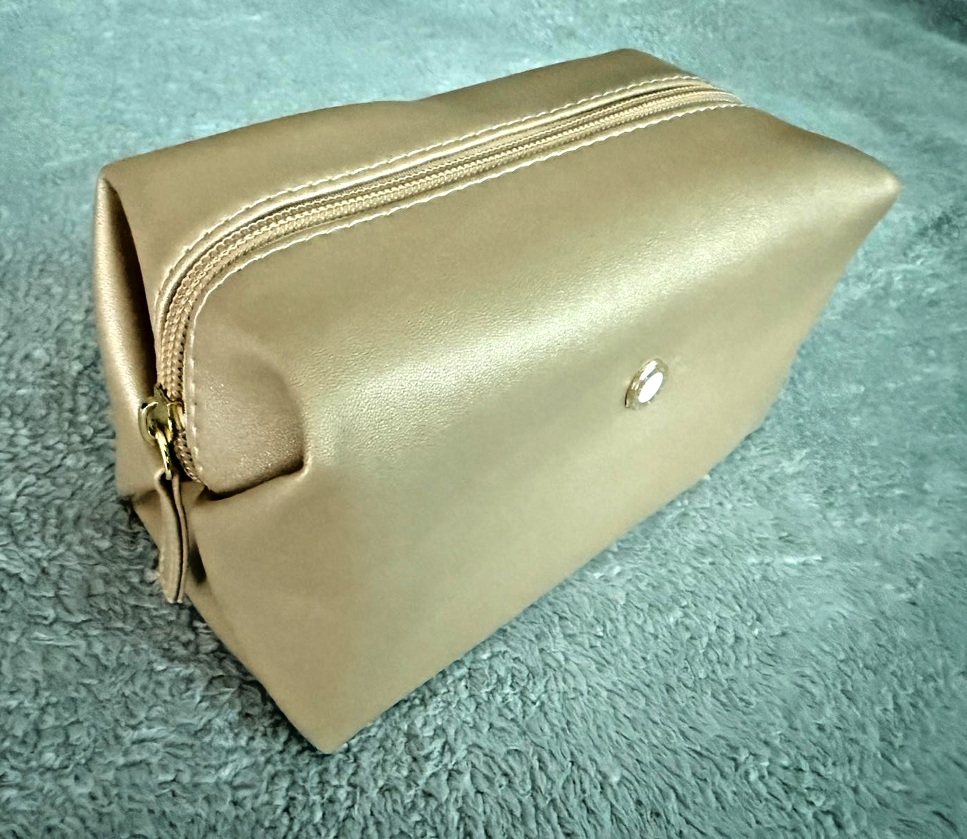 Emirates Bus Class Amenity Ladies Travel Kit by Bvlgari Omnia sealed samplers Emirates Bus Class Amenity Ladies Travel Kit by Bvlgari Omnia sealed samplers