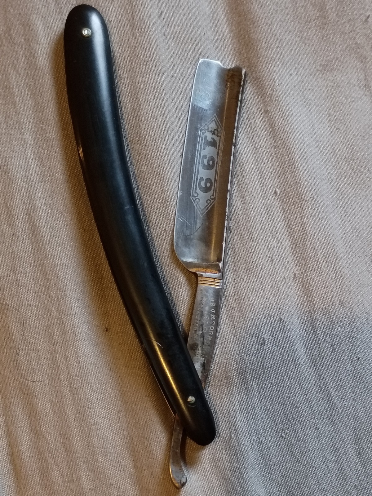 Antique J R Torrey Worcester Mass 199 Straight Razor.