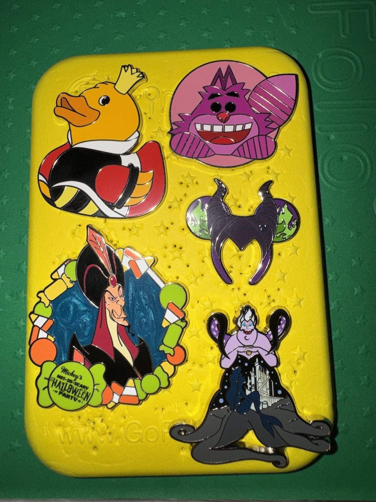 Disney Villian Pin Trader Lot, Jafar LR MNSSHP, Ursula, Cheshire Joey Chou, Mali Disney Villian Pin Trader Lot, Jafar LR MNSSHP, Ursula, Cheshire Joey Chou, Mali