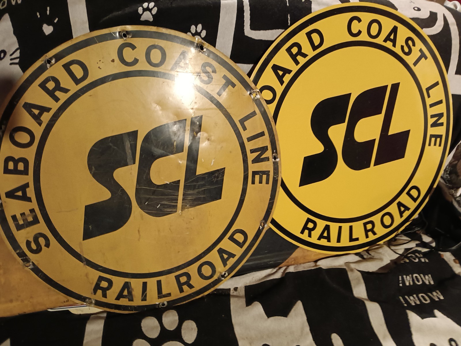 Vintage Seaboard Coast Line Railroad SCL Round Sign Plaques