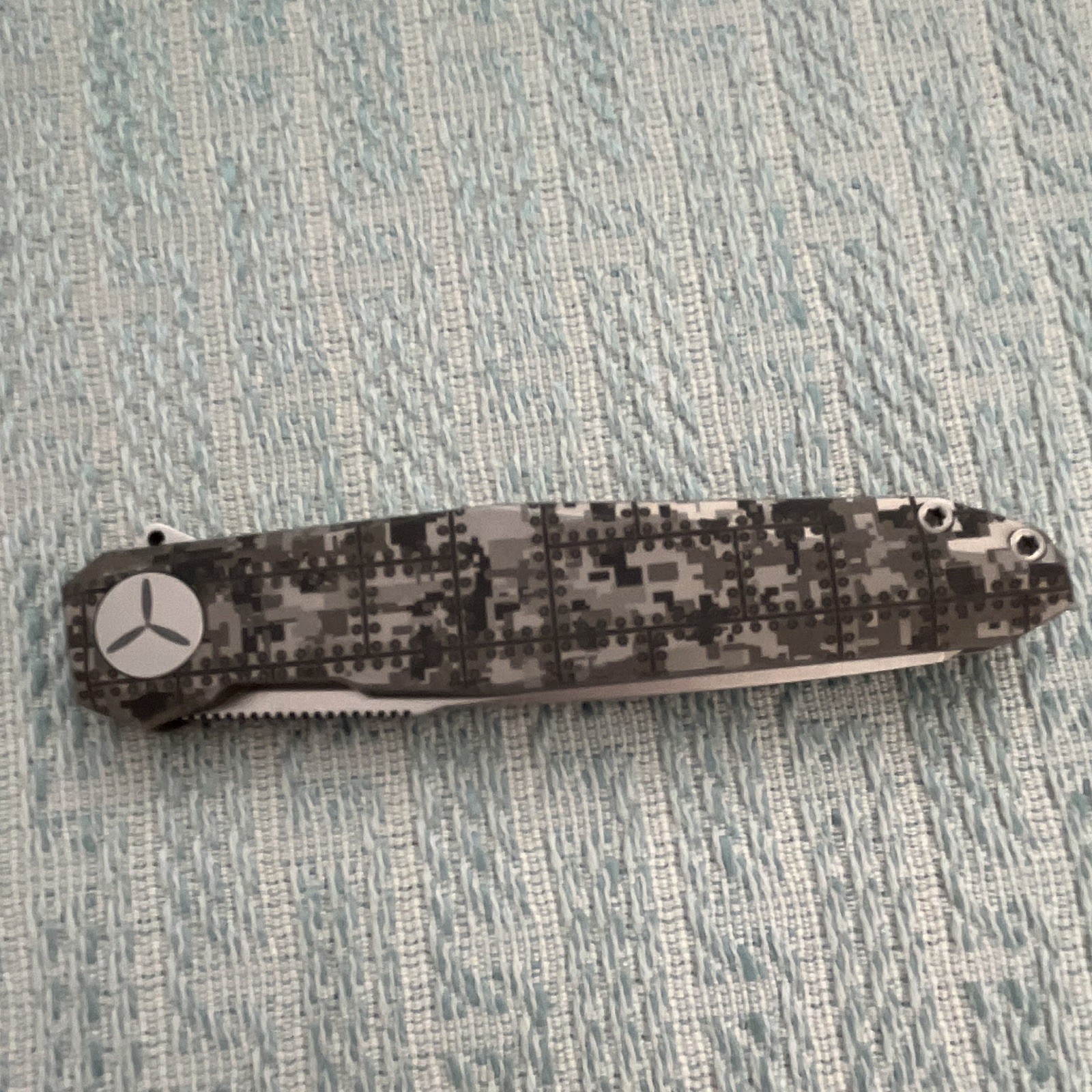 CRKT Ken Onion Limited Edition Facet Pocketknife, M390, Titanium Handle CRKT Ken Onion Limited Edition Facet Pocketknife, M390, Titanium Handle