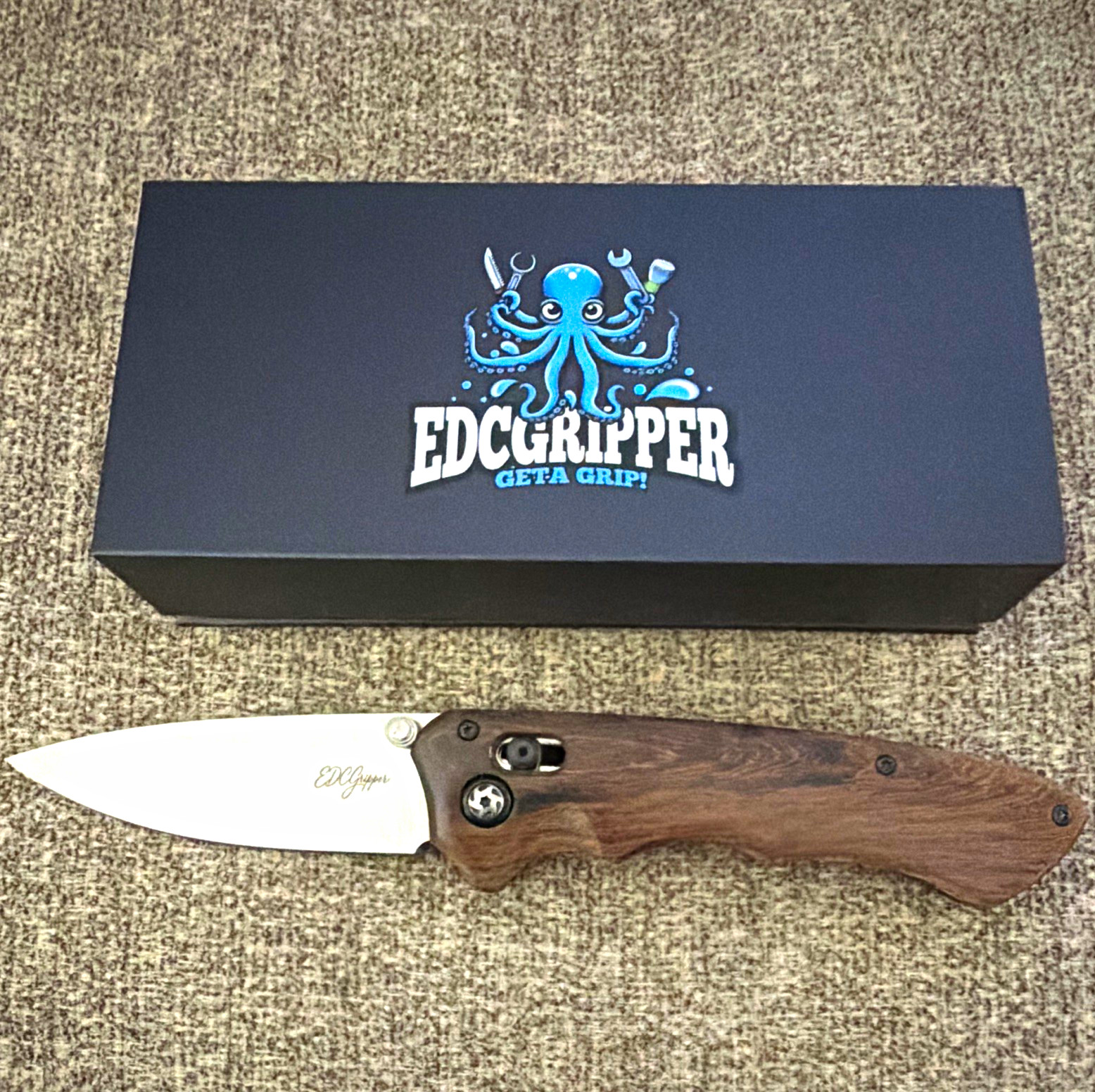 EDCGRIPPER Blacktide 14C28N Drop Point Plain Manual Ambi Axis Wood Clip EDCGRIPPER Blacktide 14C28N Drop Point Plain Manual Ambi Axis Wood Clip