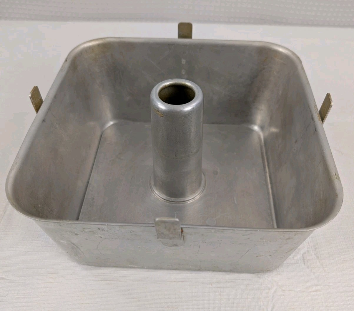 Vintage Wear Ever Aluminum 9\