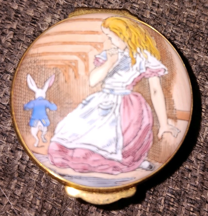 Rare Royal Doulton Crummles Alice in Wonderland Enamel Box Low No. 16/1998