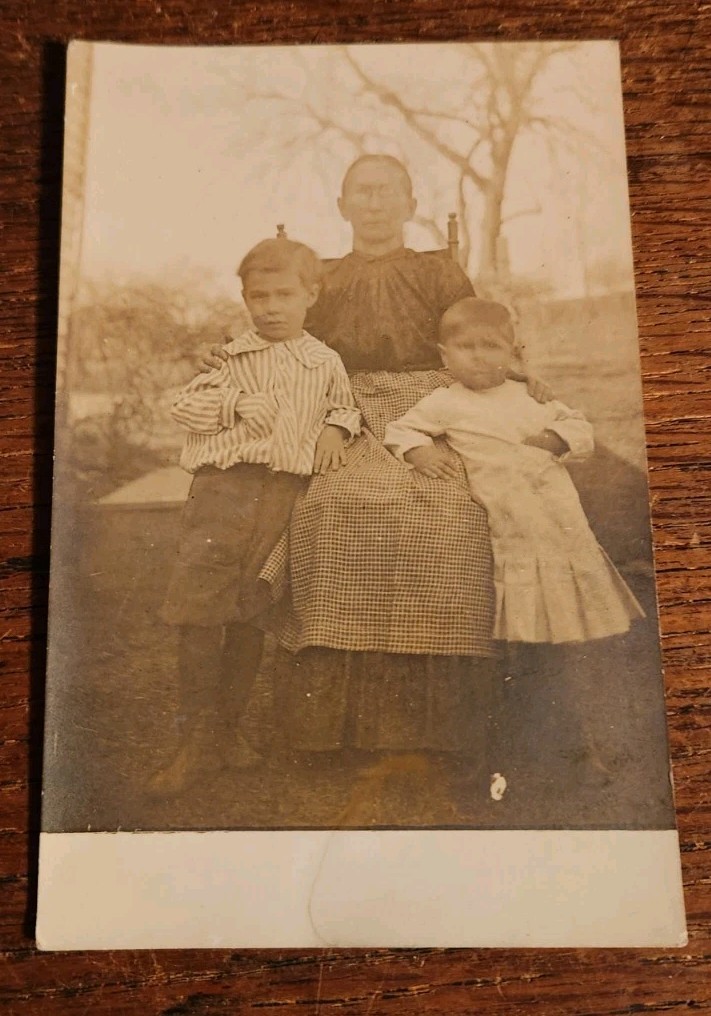 Antique Real Photo Postcard B&W Woman Children Posing Portrait Harrisonburg Antique Real Photo Postcard B&W Woman Children Posing Portrait Harrisonburg