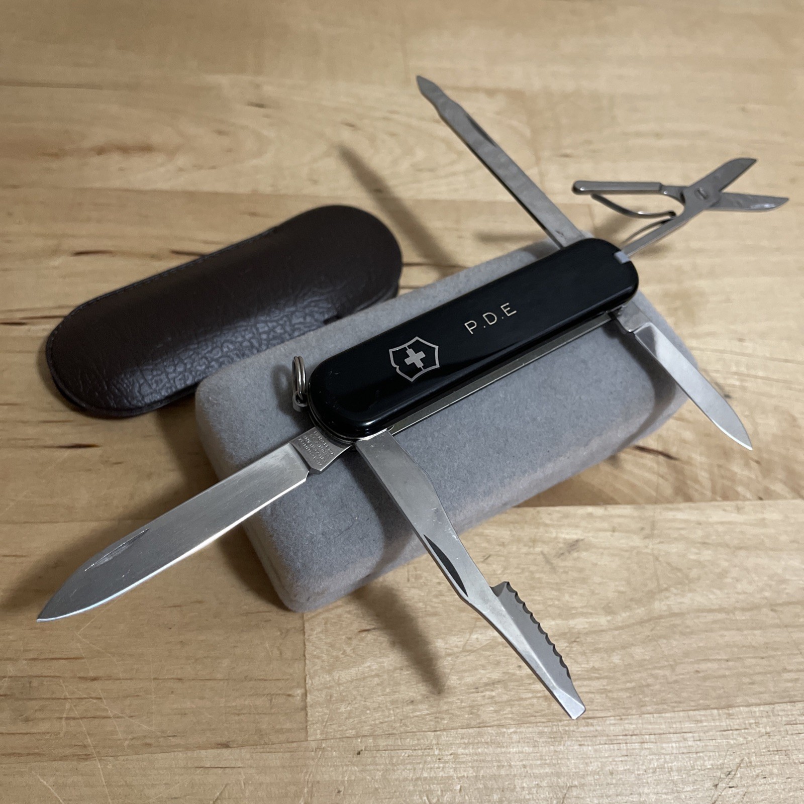 Victorinox EXECUTIVE Swiss Army Knife - Black - 74mm - Vintage Near Mint 🍊🍊
