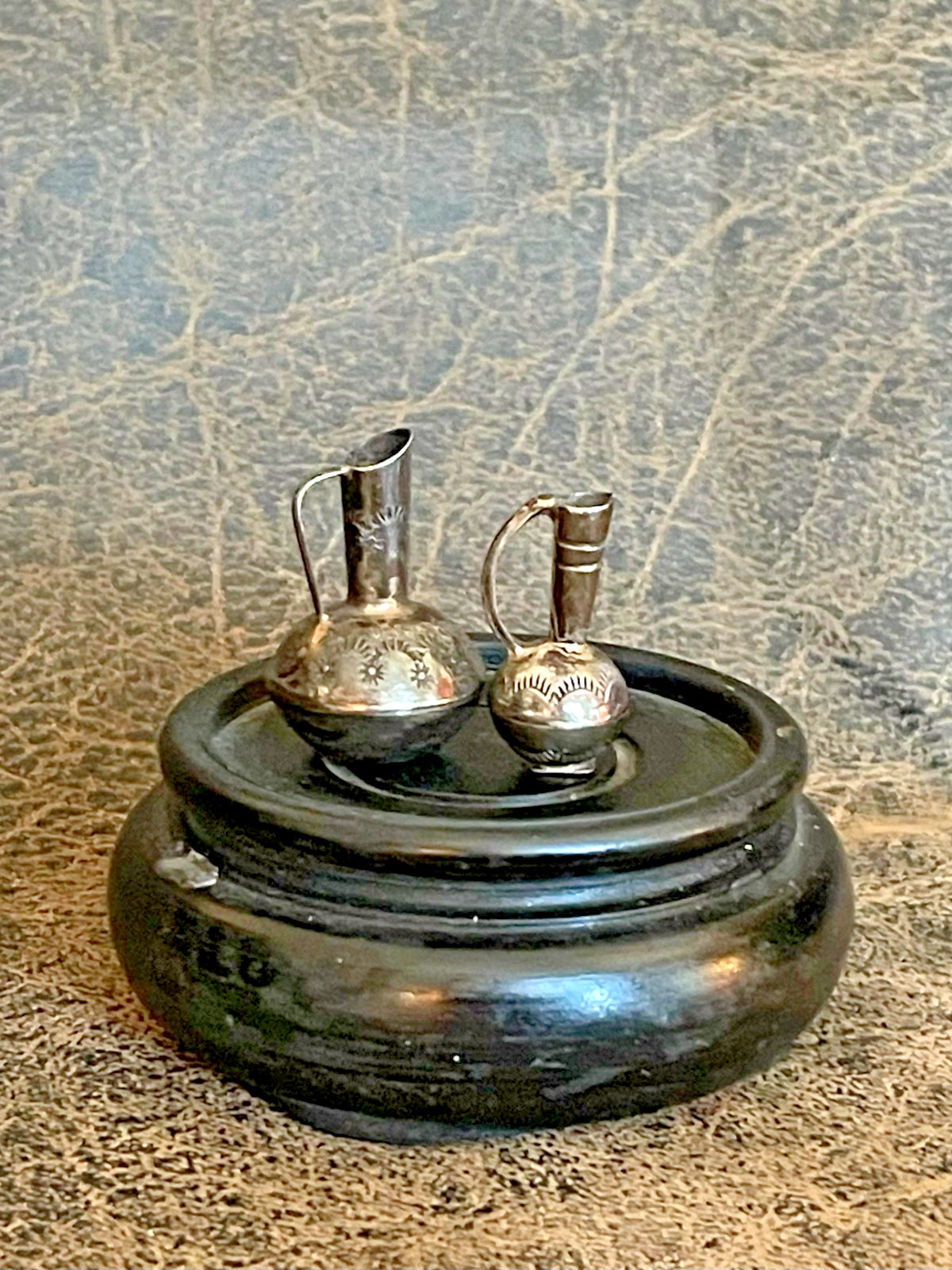 2 MINIATURE PITCHERS-925-SILVER-NATIVE AMERICAn-EMW-ELIZABETH MARGARET WHITMAN 2 MINIATURE PITCHERS-925-SILVER-NATIVE AMERICAn-EMW-ELIZABETH MARGARET WHITMAN