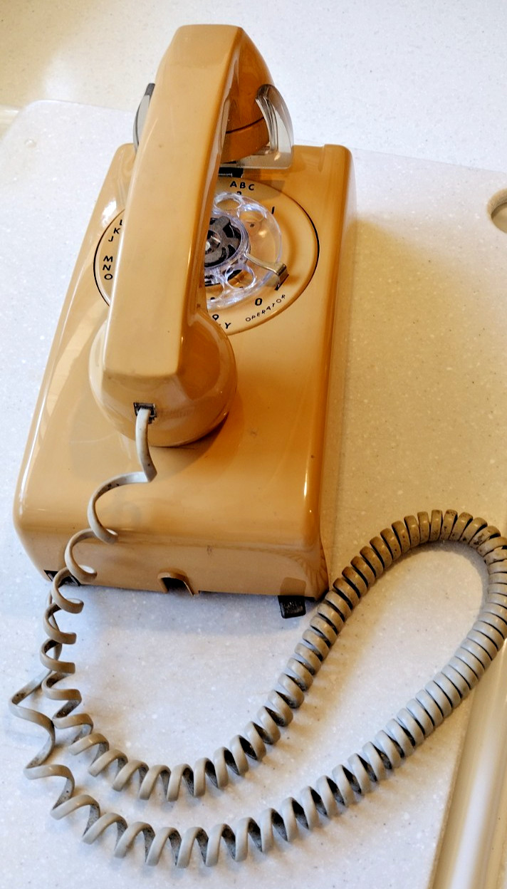 VINTAGE ITT 1984 Harvest Gold Rotary Dial Wall Phone, Cord and Handset