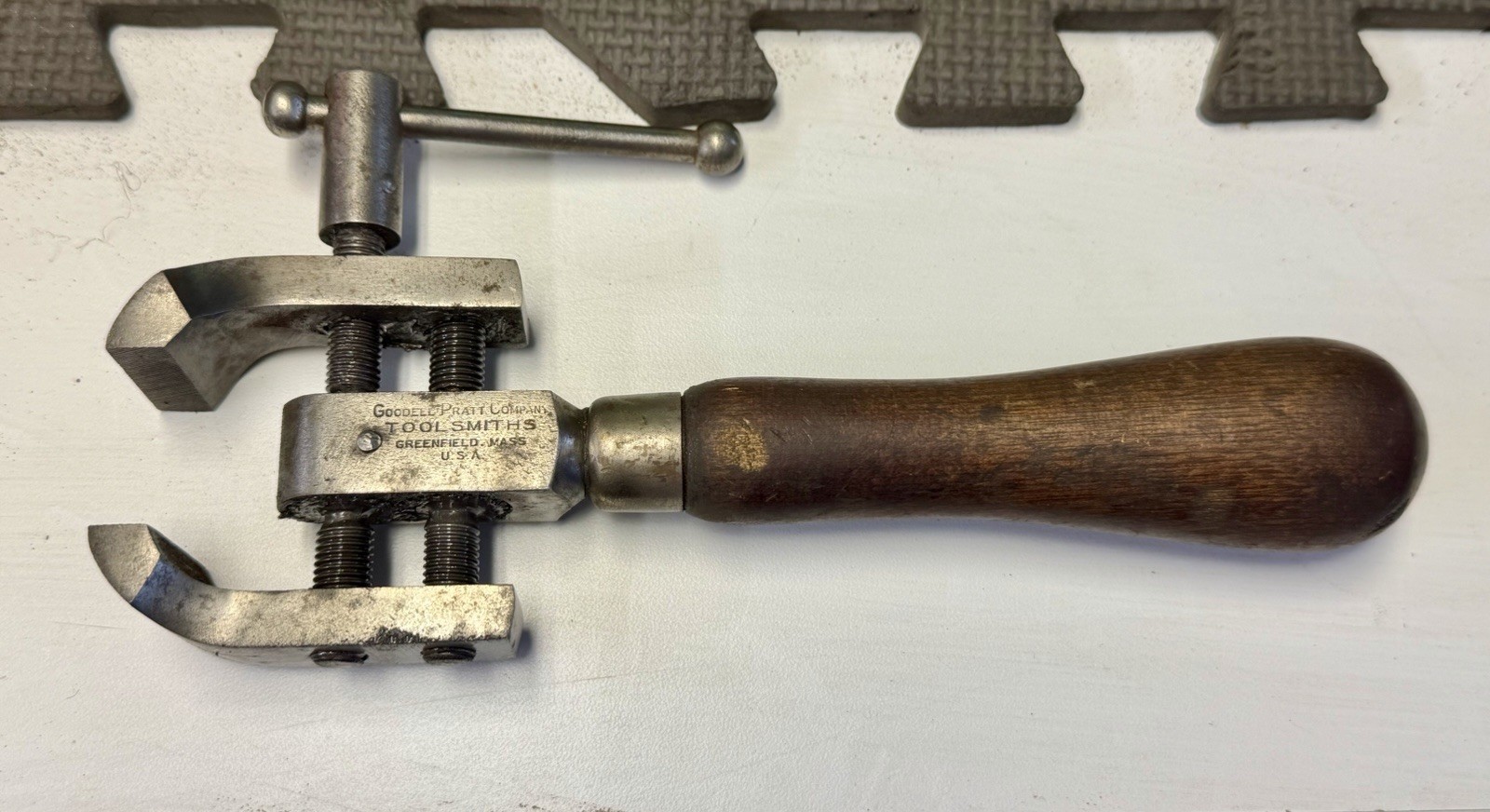 Goodell-Pratt Co. Gunsmith/ Jewlers Parallel Jaw Geared Hand Vise Excellent Goodell-Pratt Co. Gunsmith/ Jewlers Parallel Jaw Geared Hand Vise Excellent