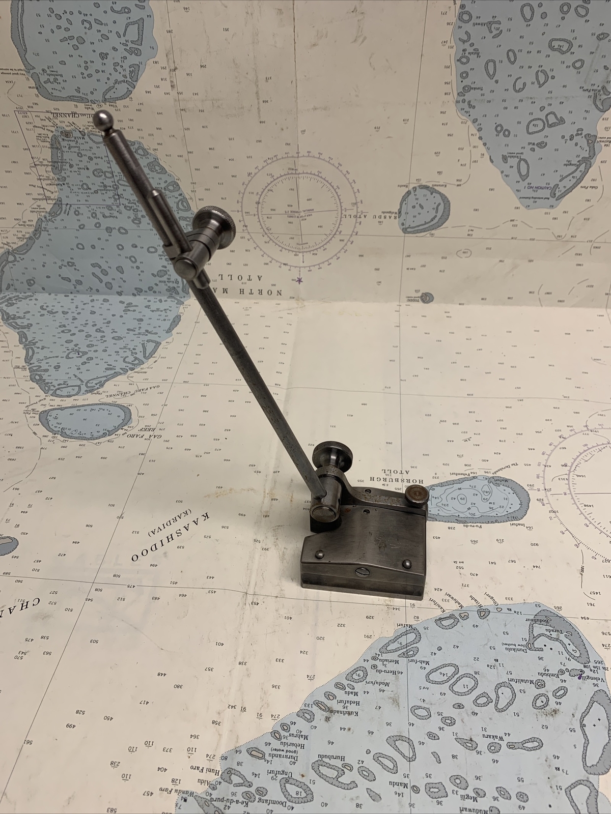 Unbranded surface gauge indicator holder. 9.5” Rod.